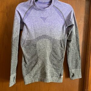 Gymshark women’s athletic top long sleeve purple gray ombré size Small